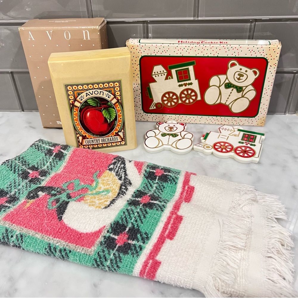 Vintage Avon Holiday Kitchen Bundle